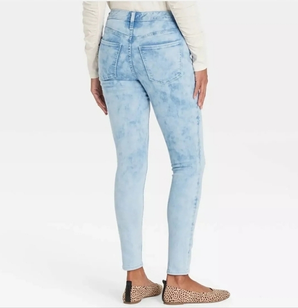 Universal Thread High Rise Skinny Jeans Women's Size 2/26R NWOT Light Acid Wash - Picture 13 of 16